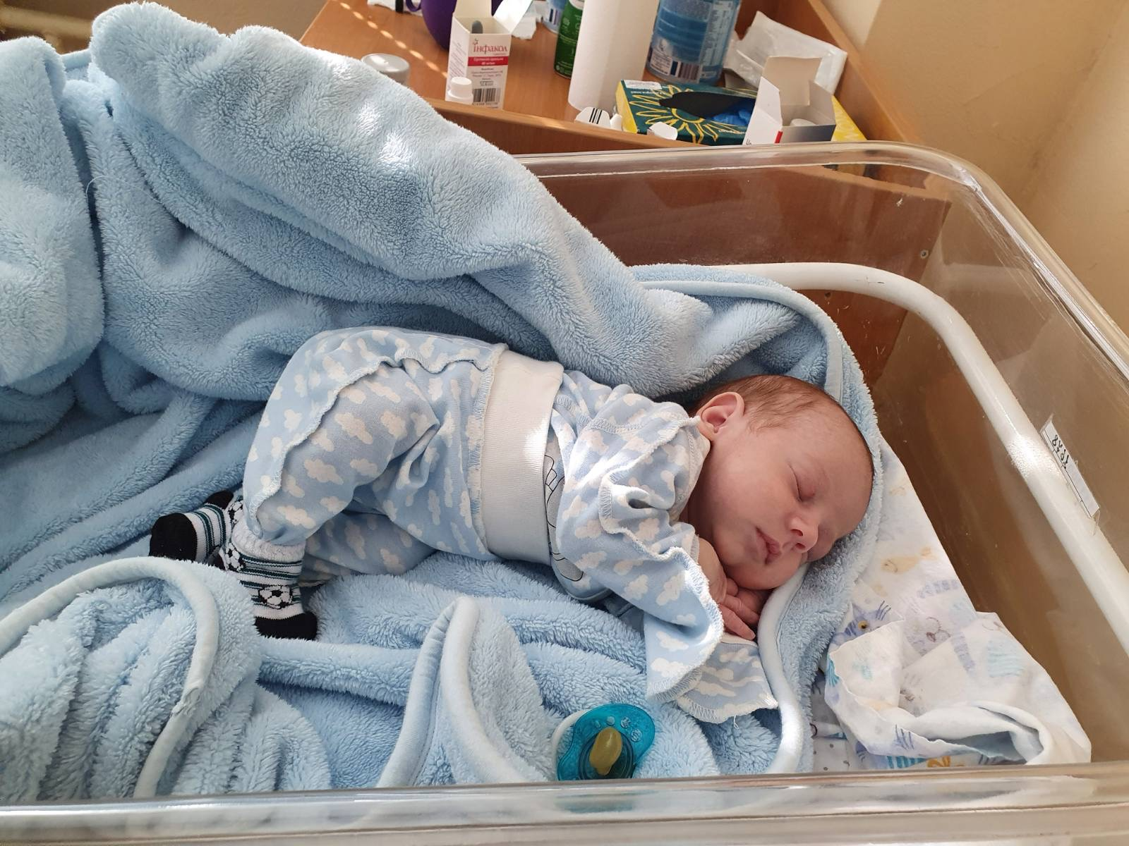 Три перших тижні життя Павла пройшли в реанімації